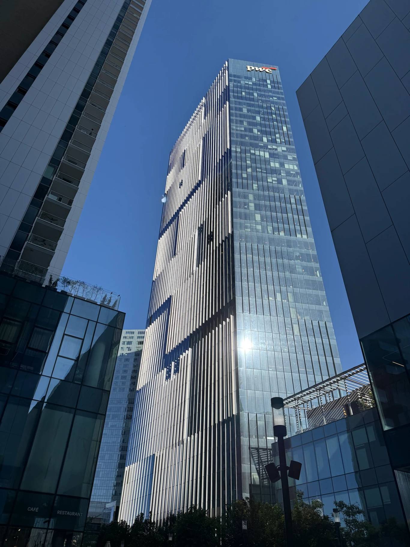 מגדל עזריאלי טאון | Azrieli Town Tower