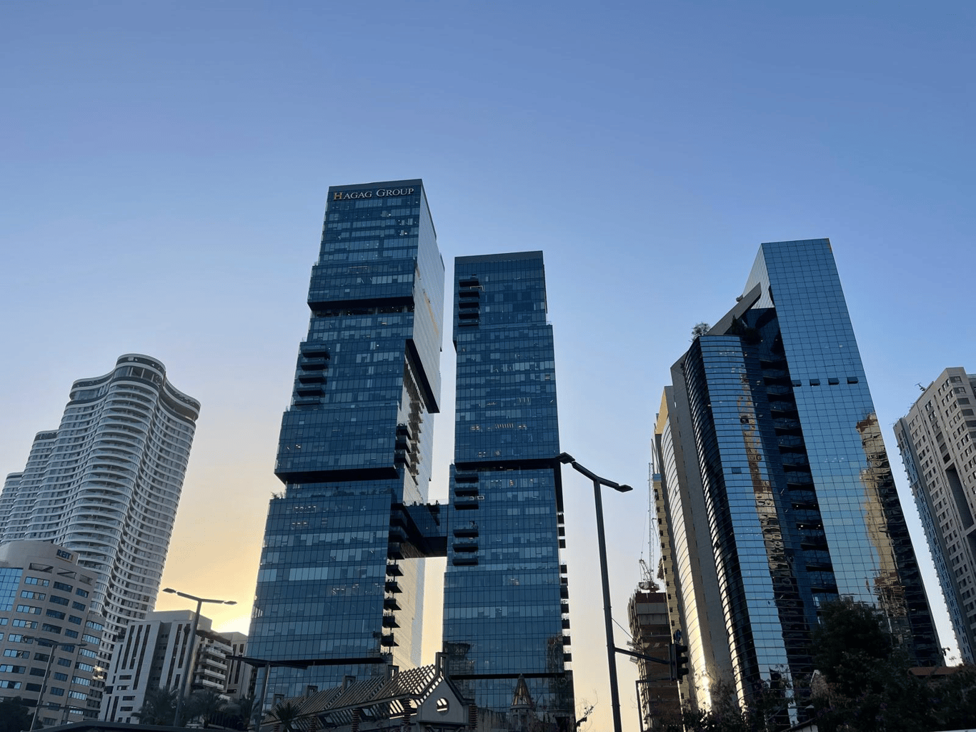 בניין משרדים בתל אביב - מגדלי הארבעה חג׳ג׳ בהארבעה 28-30, תל אביב - תמונה 4