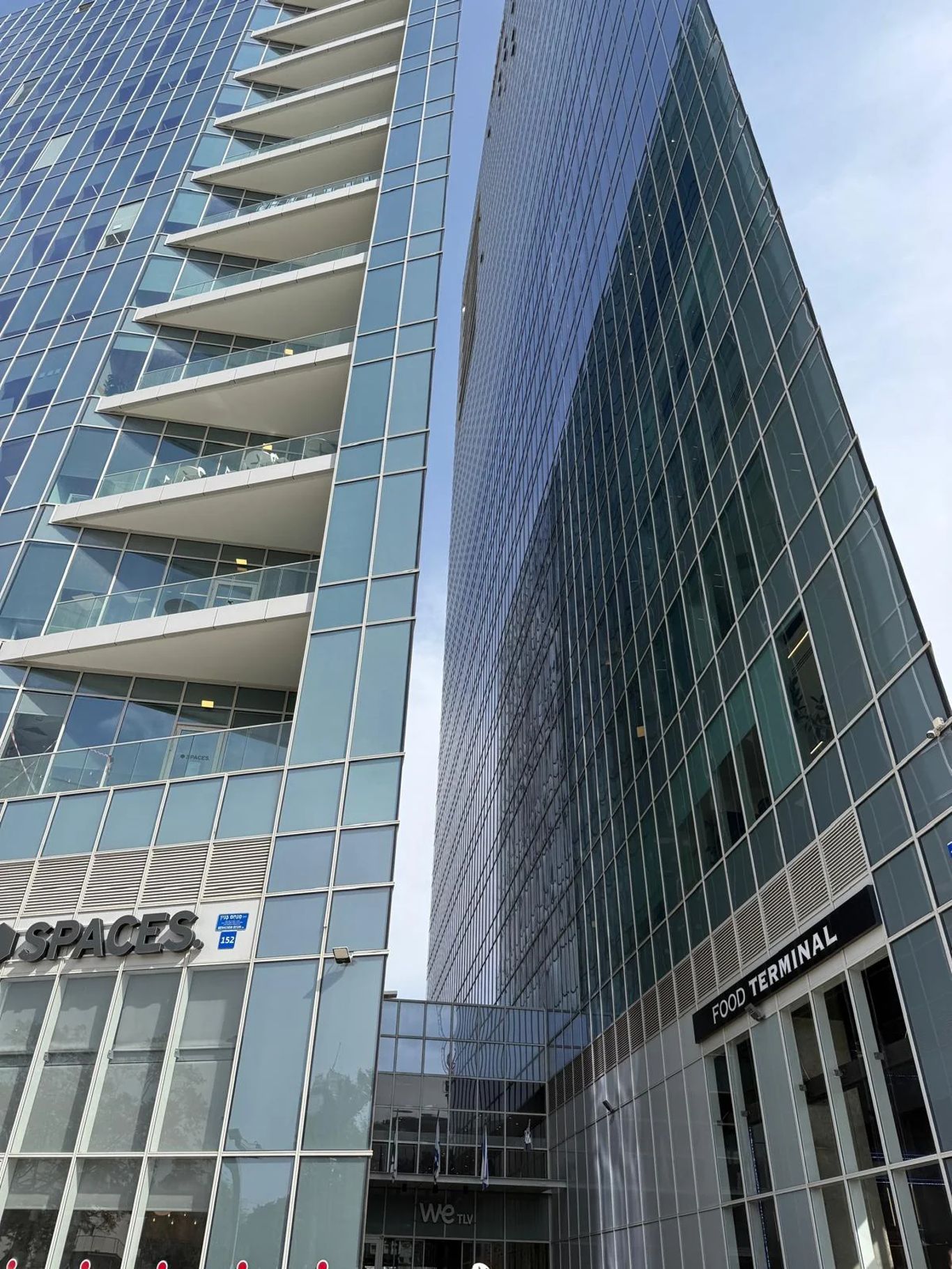 בניין משרדים בתל אביב - מגדל ווי WE - כניסה B | WE TLV Tower - Entrance B בדרך מנחם בגין 150, Tel Aviv-Yafo, Israel - תמונה 2