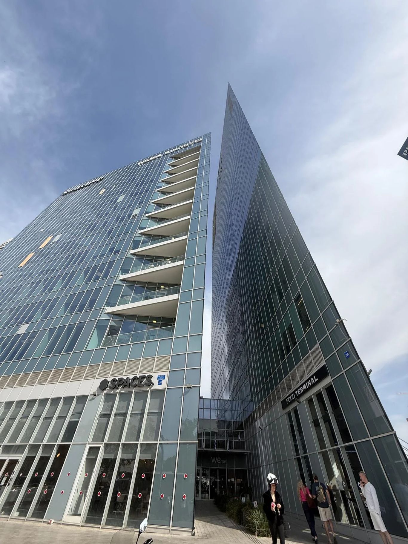 בניין משרדים בתל אביב - מגדל ווי WE - כניסה B | WE TLV Tower - Entrance B בדרך מנחם בגין 150, Tel Aviv-Yafo, Israel - תמונה 3