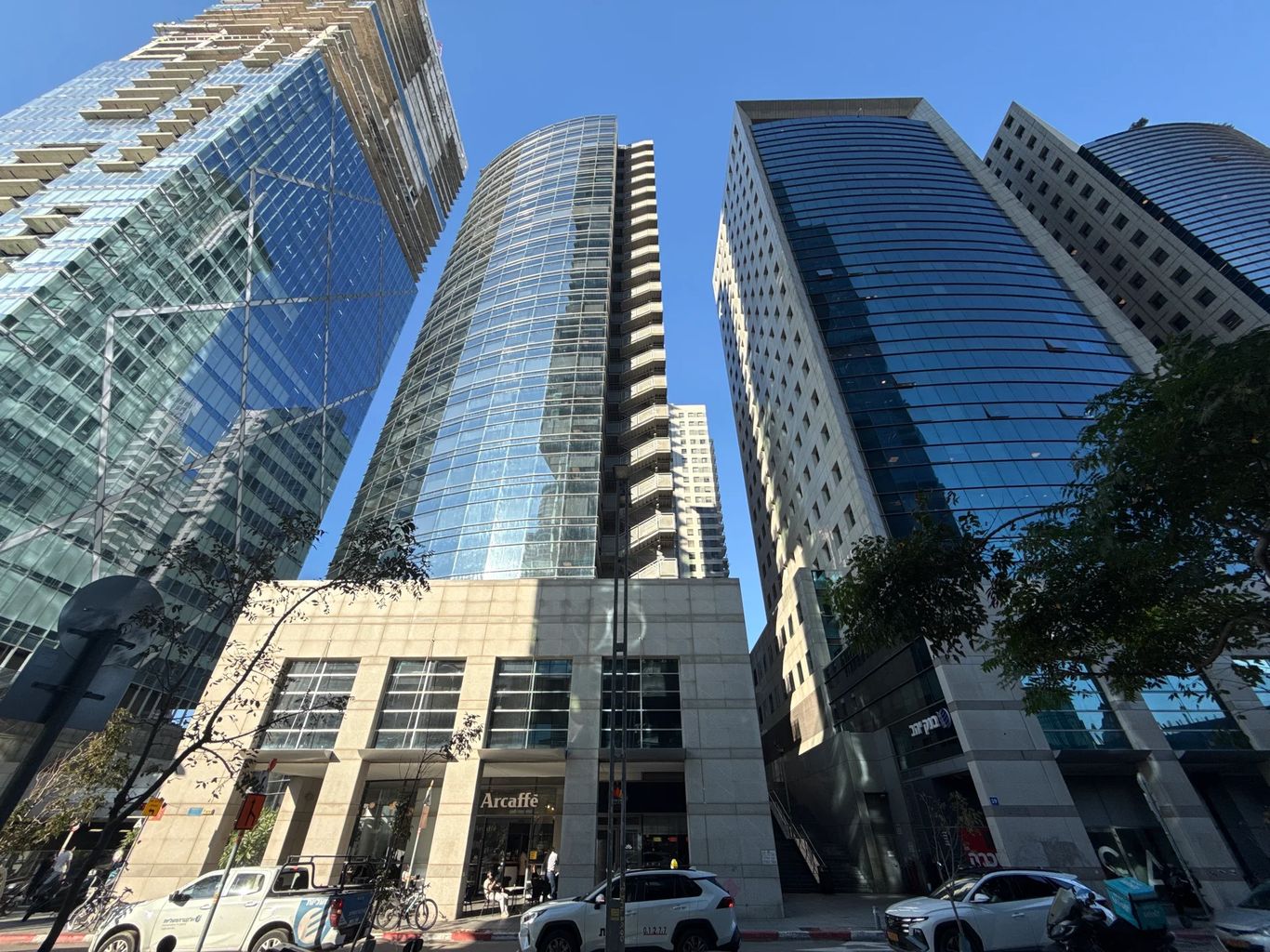 בניין משרדים בתל אביב - מגדל המילניום | Millennium Tower בהארבעה 17, Tel Aviv-Yafo, Israel - תמונה 1