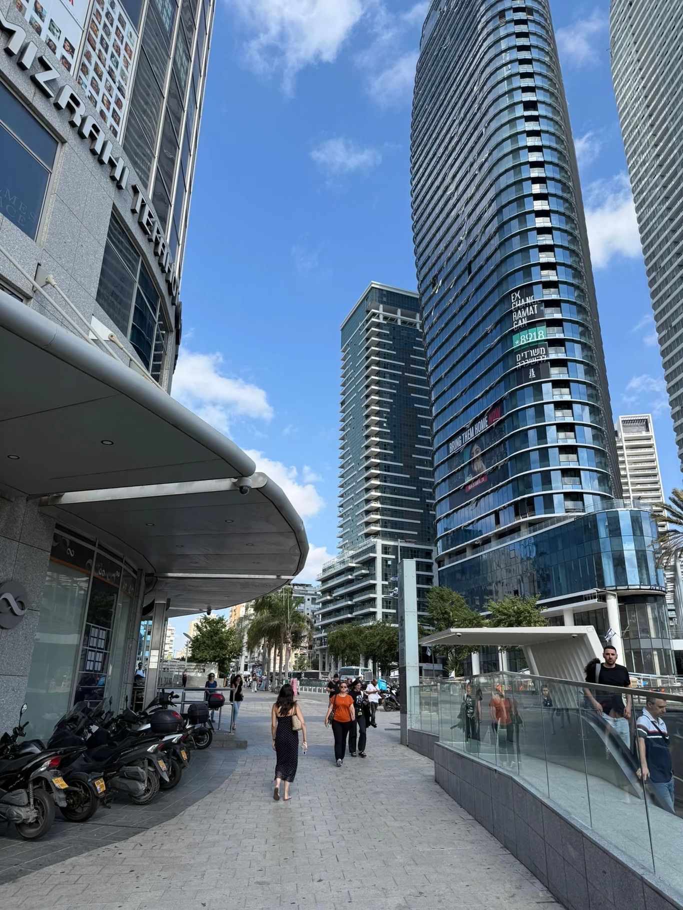 בניין משרדים בתל אביב - מגדל משה אביב | Moshe Aviv Tower בז'בוטינסקי 7, Ramat Gan, Israel - תמונה 4