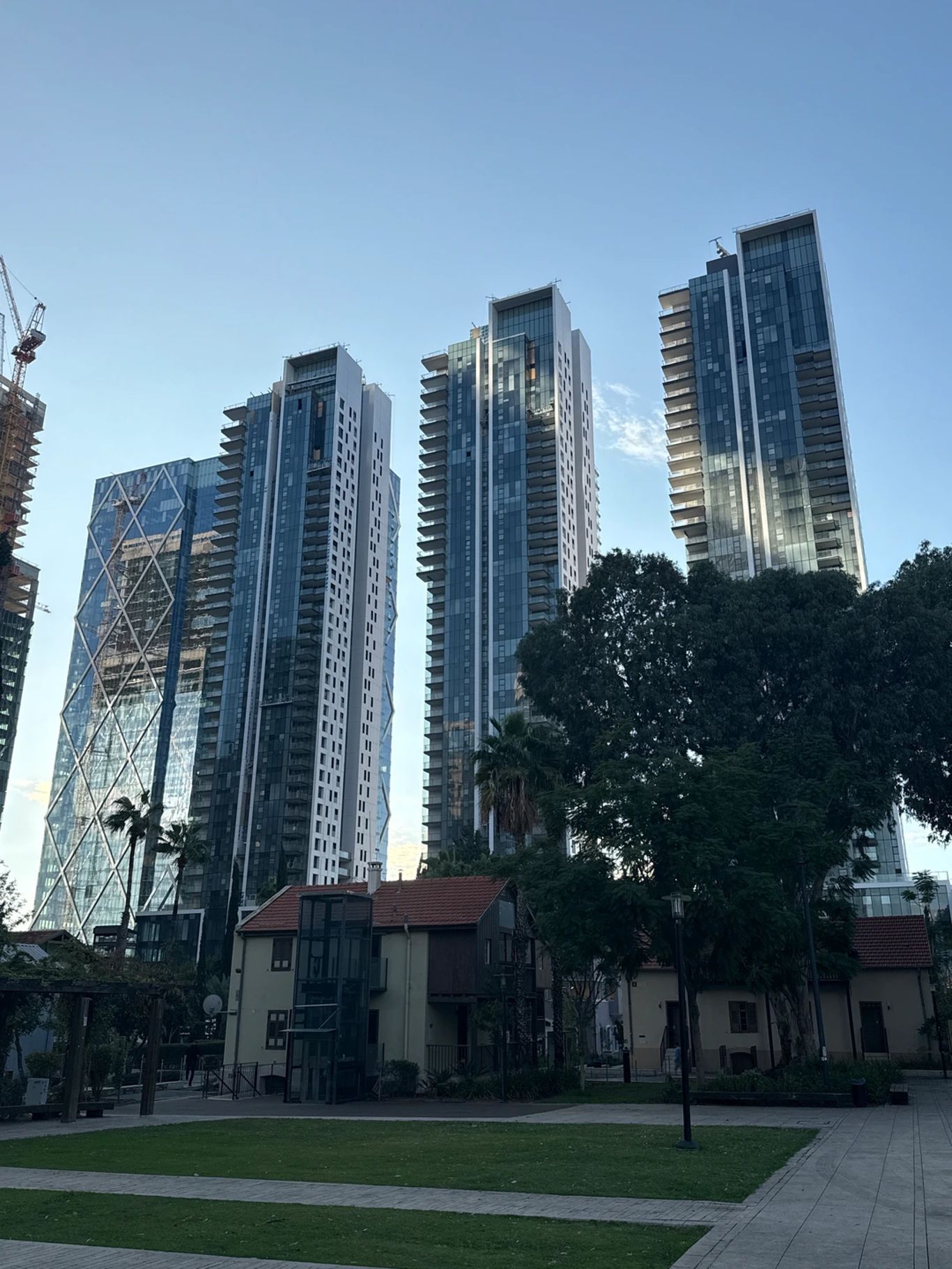 בניין משרדים בתל אביב - ב.ס.ר בשרונה בארניה אסוולדו 6, Tel Aviv-Yafo, Israel - תמונה 1