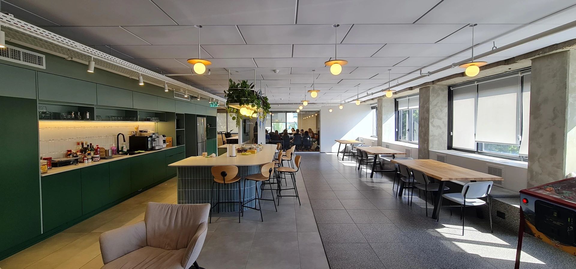 נכס להשכרה בתל אביב - קומה עצמאית להשכרה מתאימה לחברות הייטק במתחם שרונה והסביבה תל אביב