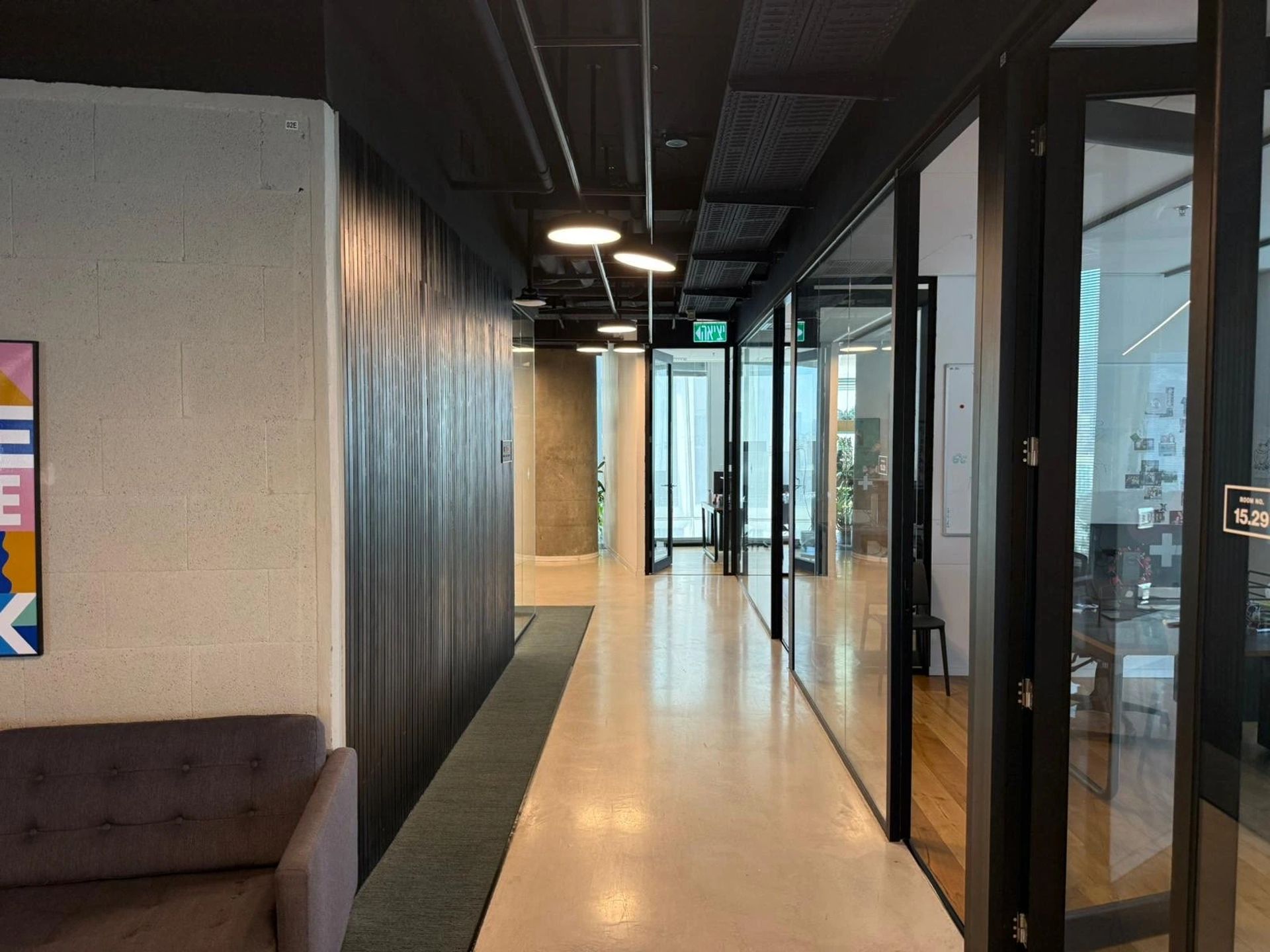 נכס להשכרה בתל אביב - קומה עצמאית להשכרה מרוהטת במגדל הכי מבוקש בת״א במתחם שרונה והסביבה תל אביב