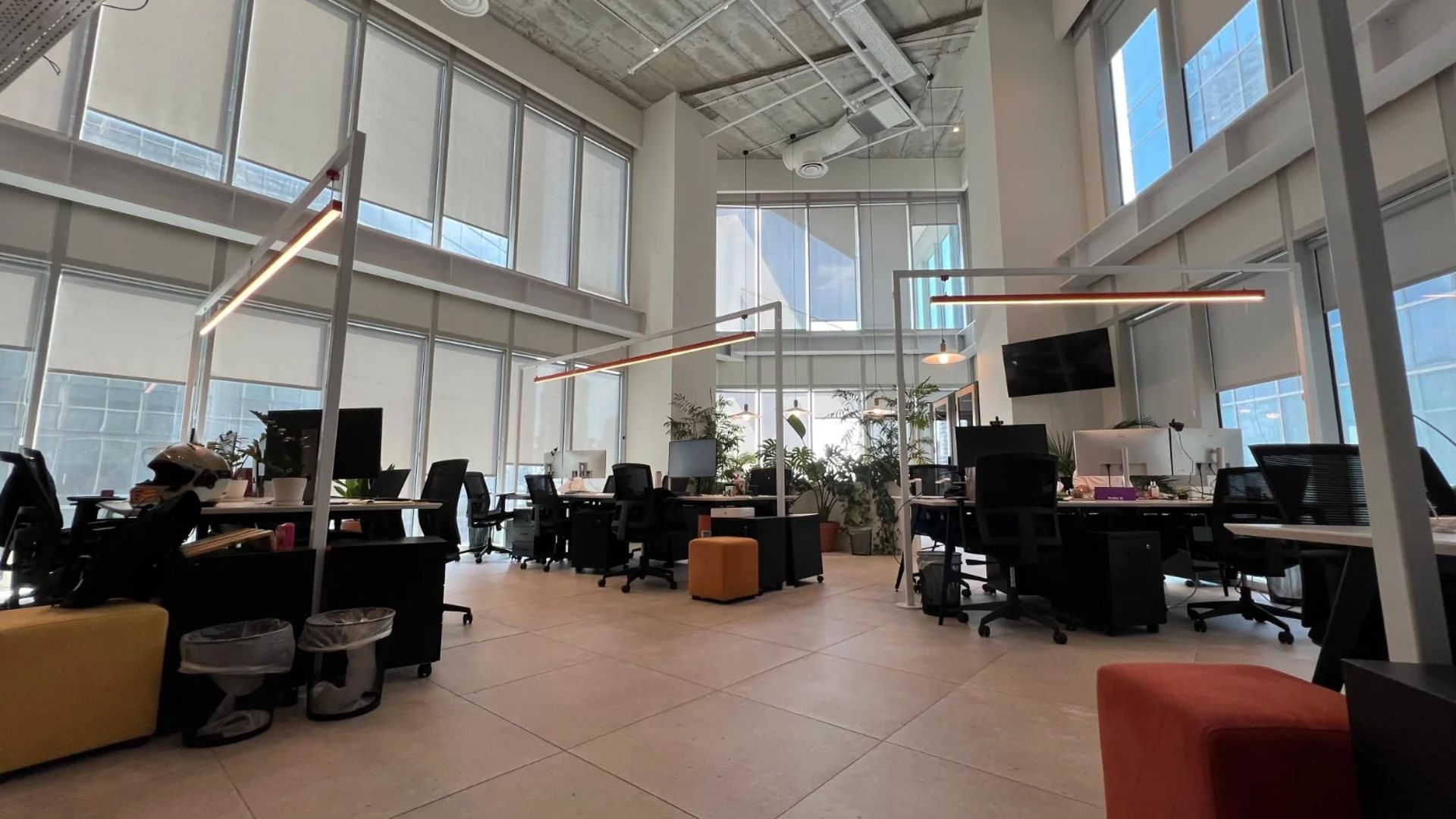 נכס להשכרה בתל אביב - משרדים להשכרה לסטארט-אפ על ציר מידטאון במתחם מידטאון והצפון החדש תל אביב