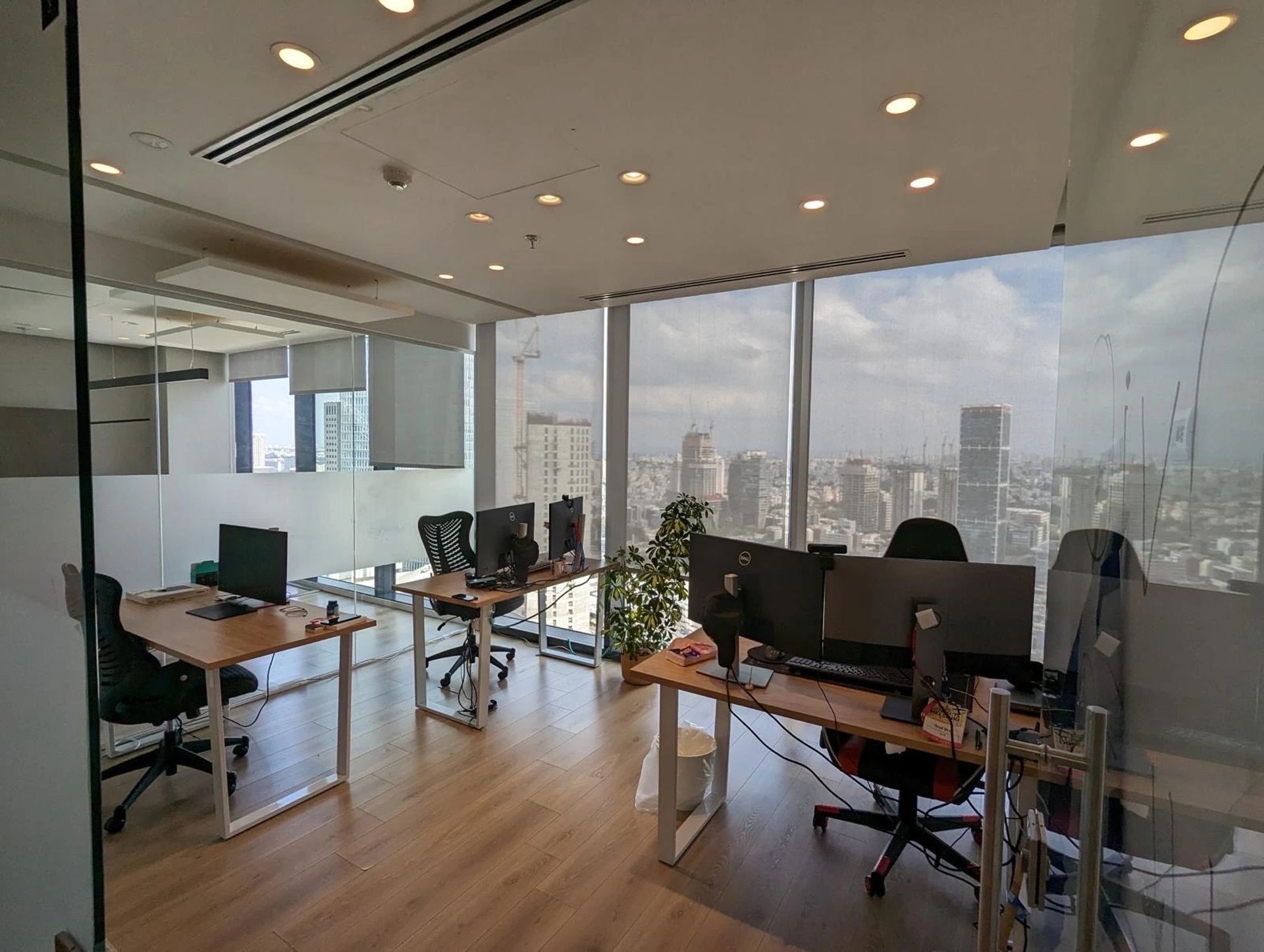 נכס להשכרה בתל אביב - משרדים להשכרה במתחם שרונה במתחם שרונה והסביבה תל אביב