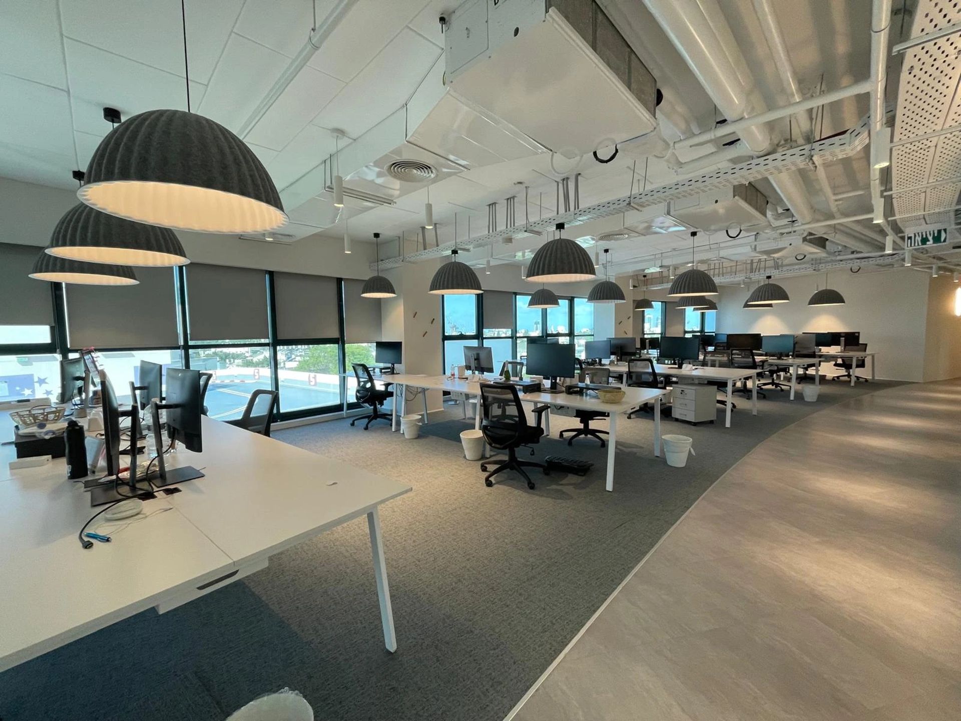 נכס להשכרה בתל אביב - משרד Plug and Play בקומה עצמאית במתחם יצחק שדה והמסגר תל אביב