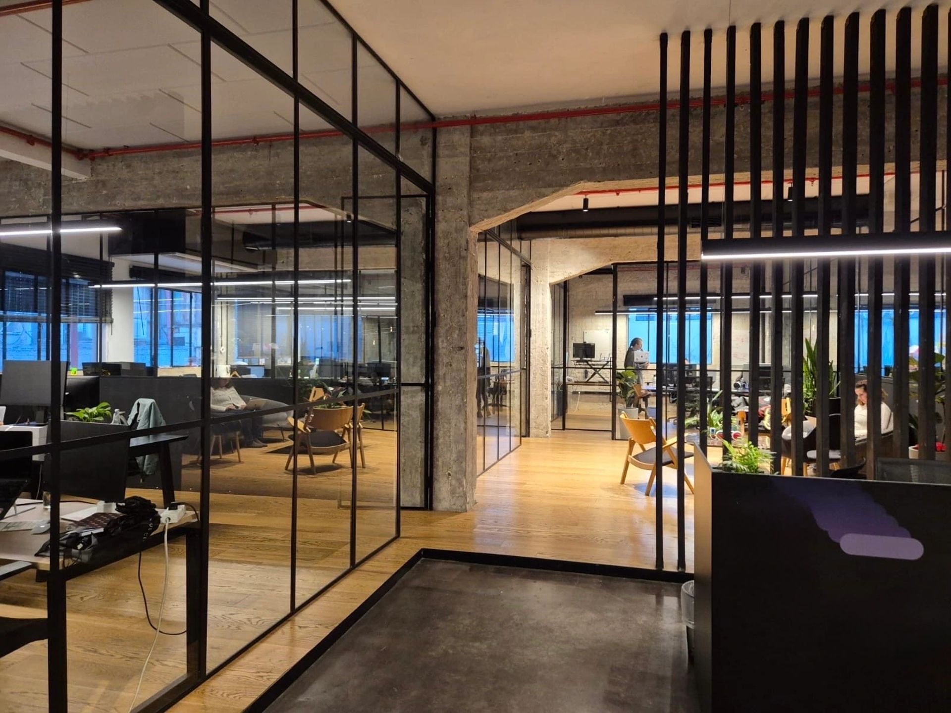 נכס להשכרה בתל אביב - מבנה עצמאי להשכרה במונטיפיורי, ליד שרונה ורכבת השלום, Plug & Play בשכונת מונטיפיורי תל אביב